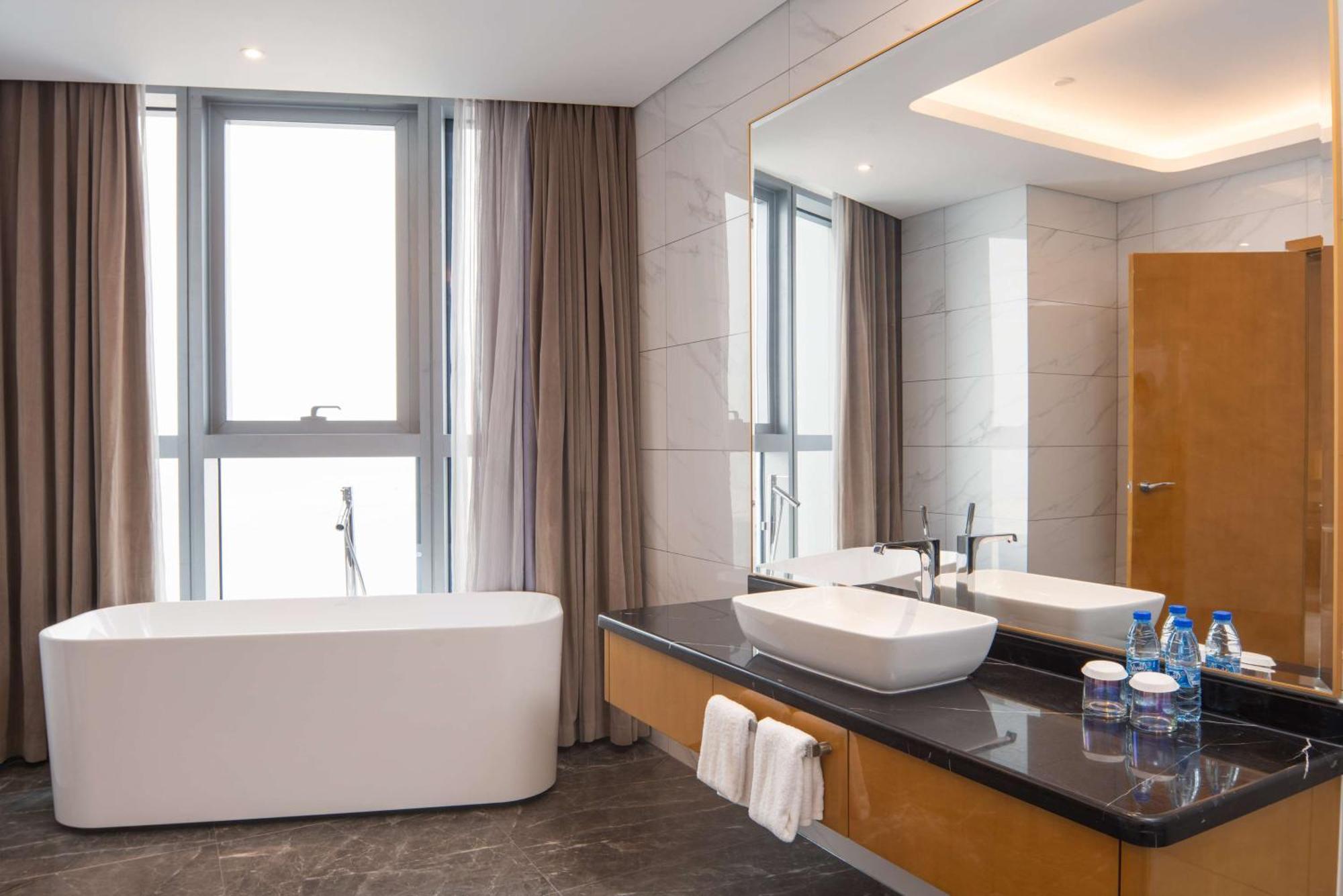 Hilton Brazzaville Les Tours Jumelles Hotel & Residences Exterior photo