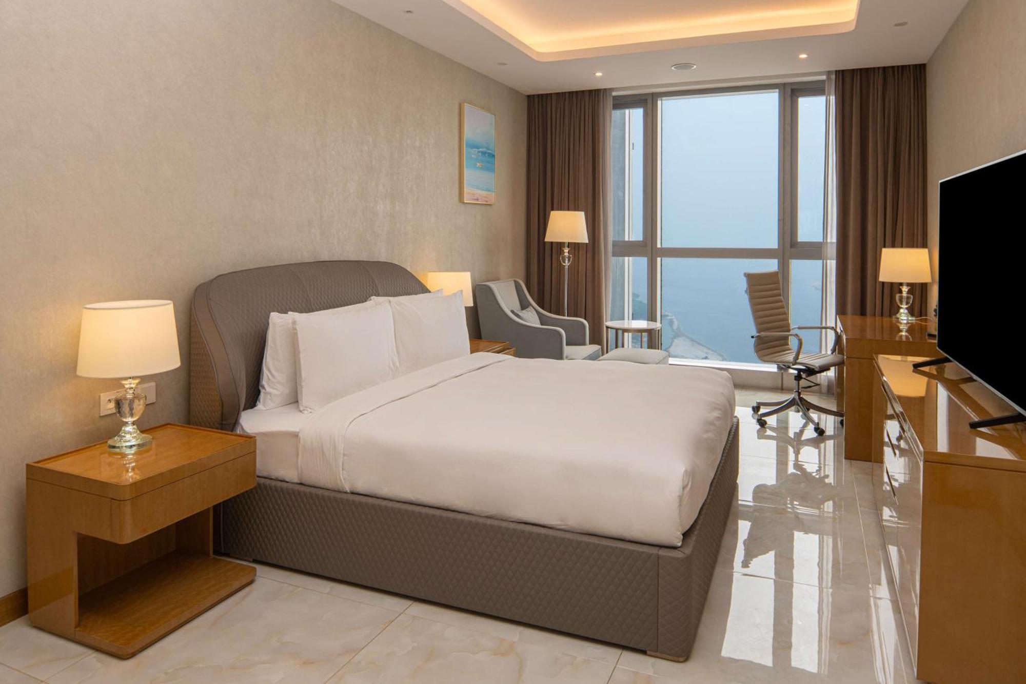 Hilton Brazzaville Les Tours Jumelles Hotel & Residences Exterior photo