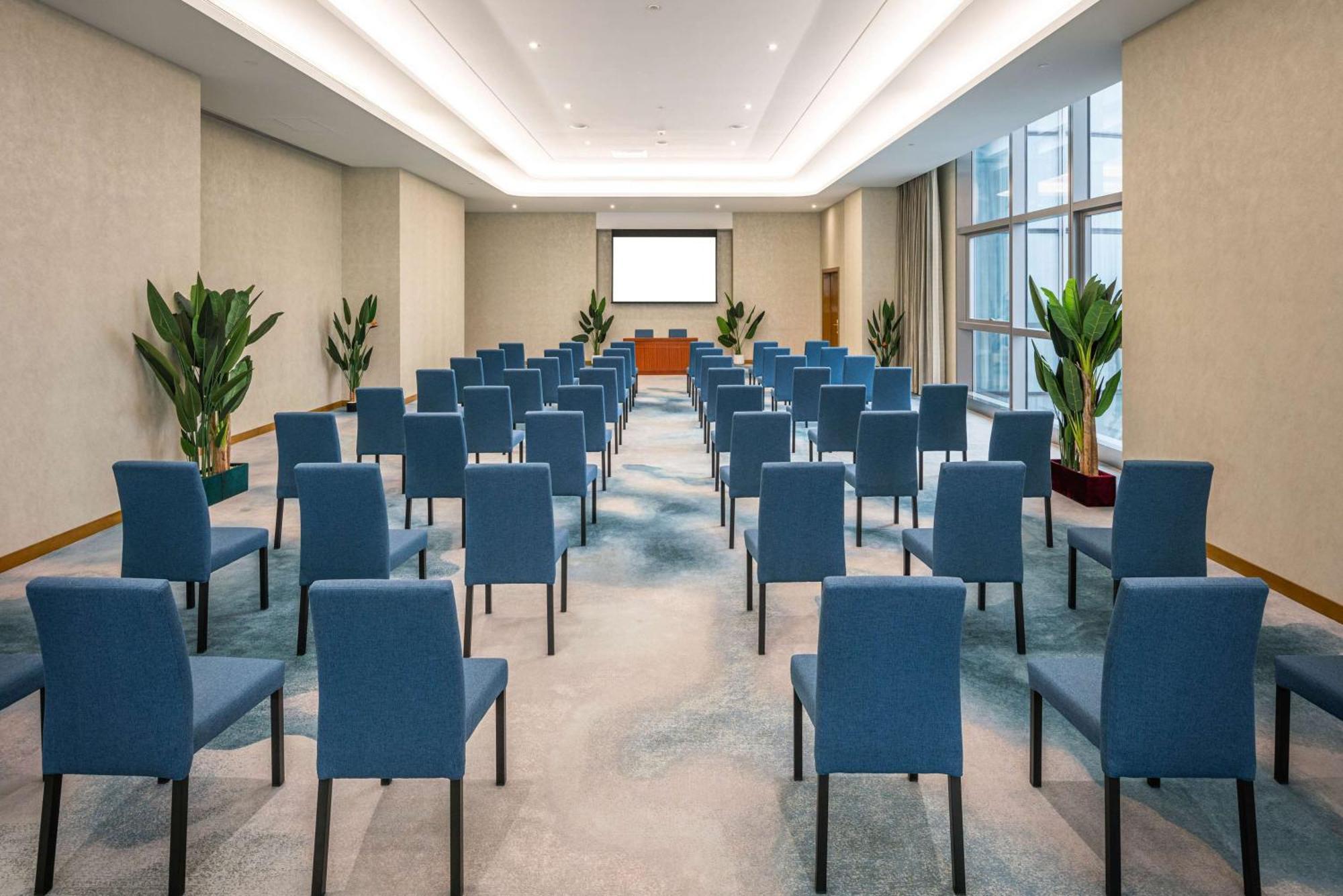 Hilton Brazzaville Les Tours Jumelles Hotel & Residences Exterior photo