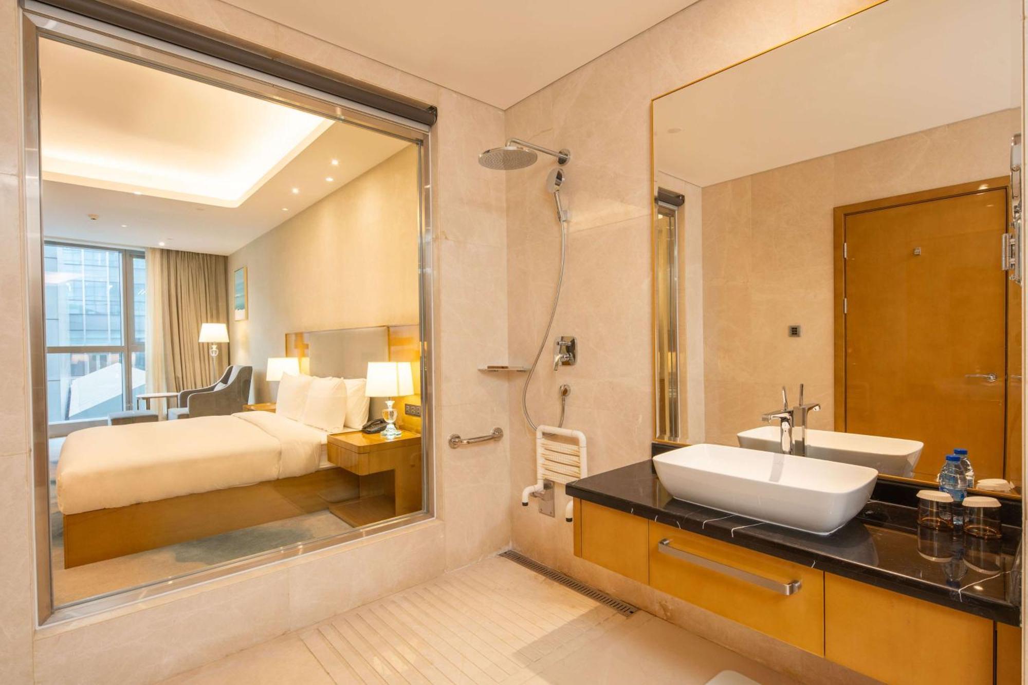 Hilton Brazzaville Les Tours Jumelles Hotel & Residences Exterior photo