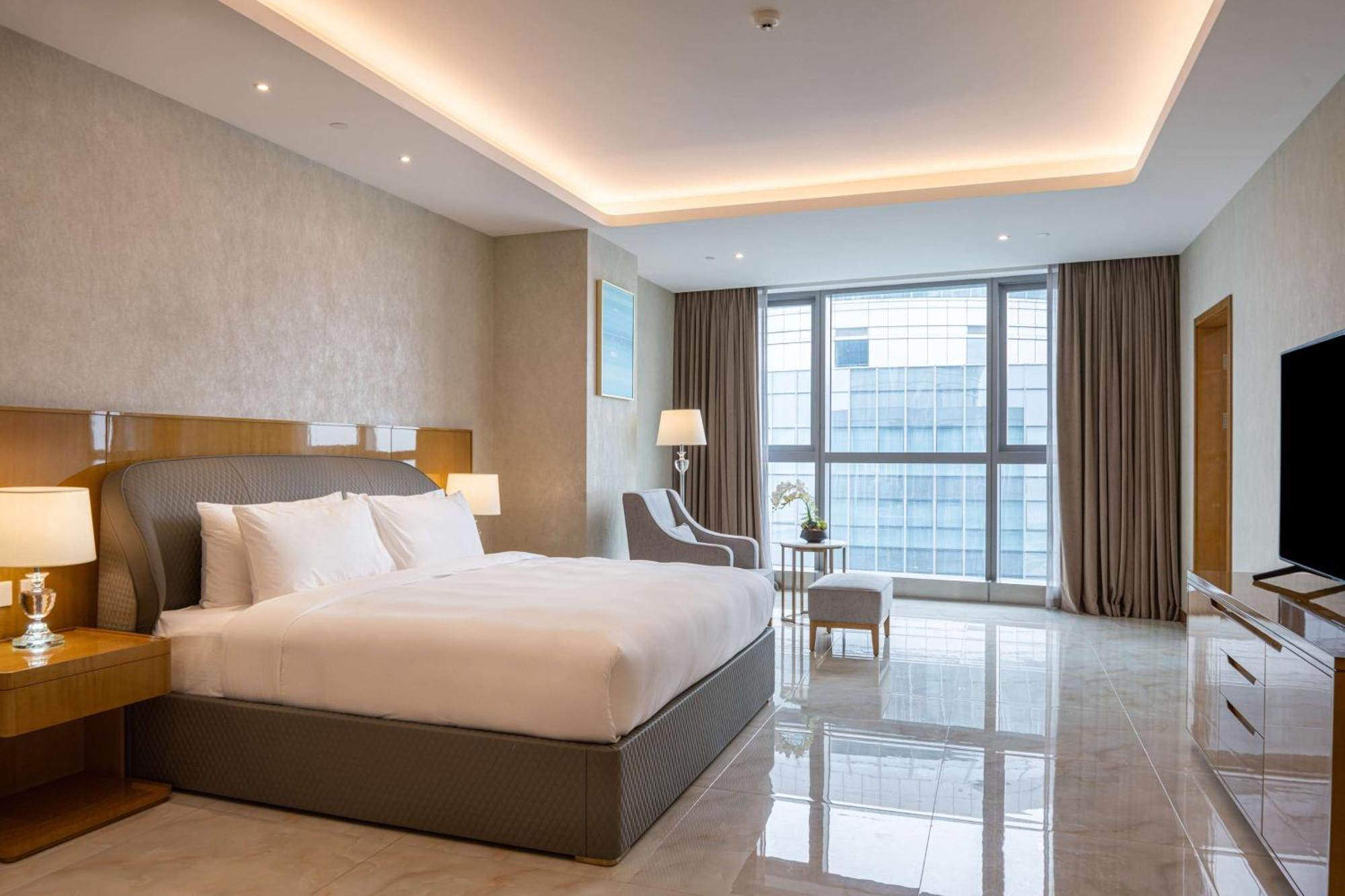 Hilton Brazzaville Les Tours Jumelles Hotel & Residences Exterior photo